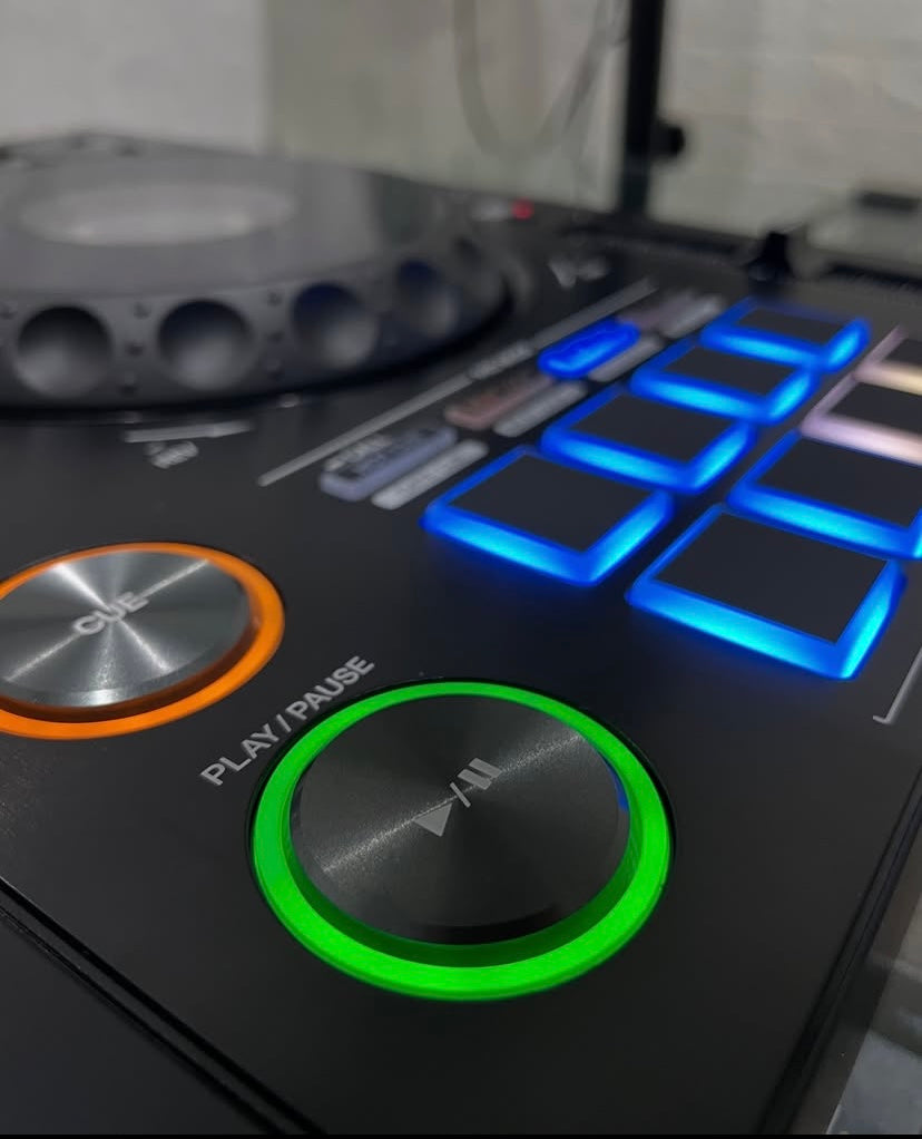Pioneer XDJ-RX3 DJ set + flightcase rekord box license