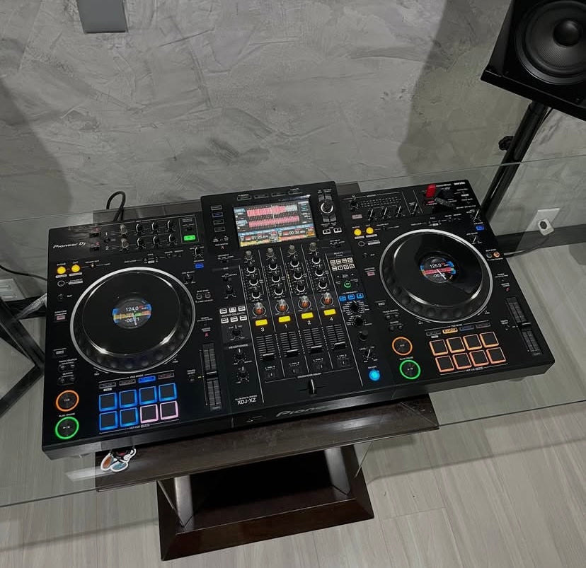 Pioneer XDJ-XZ DJ SET + flightcase & rekord box license
