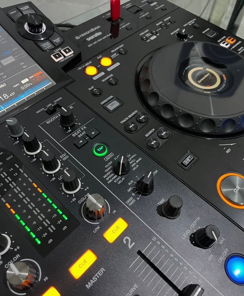 Pioneer XDJ-RX3 DJ set + flightcase rekord box license