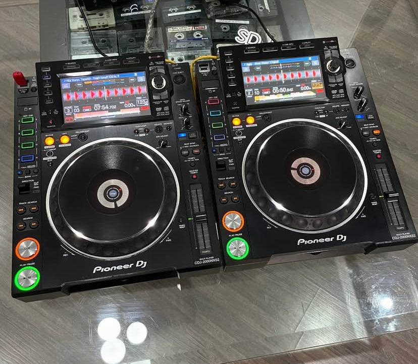 Pioneer CDJ-2000NXS2 Pair