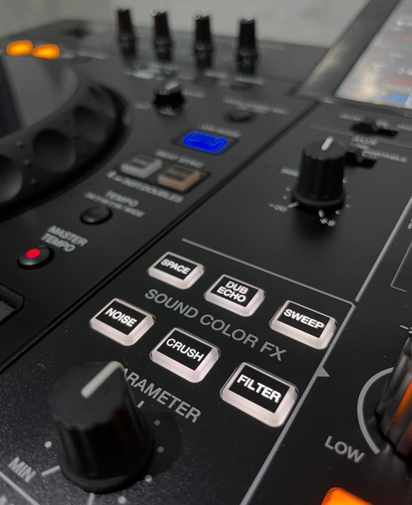 Pioneer XDJ-RX3 DJ set + flightcase rekord box license