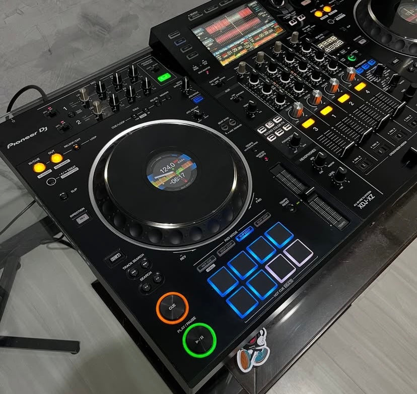 Pioneer XDJ-XZ DJ SET + flightcase & rekord box license