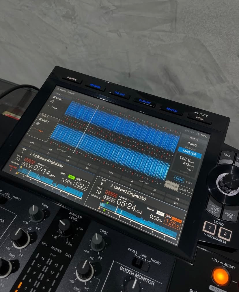 Pioneer XDJ-RX3 DJ set + flightcase rekord box license