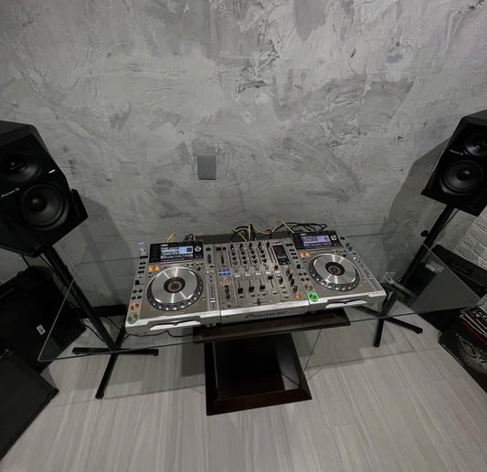 Pioneer CDJ-2000 Nexus Limited Silver Pair + DJM-900 Nexus Limited Silver