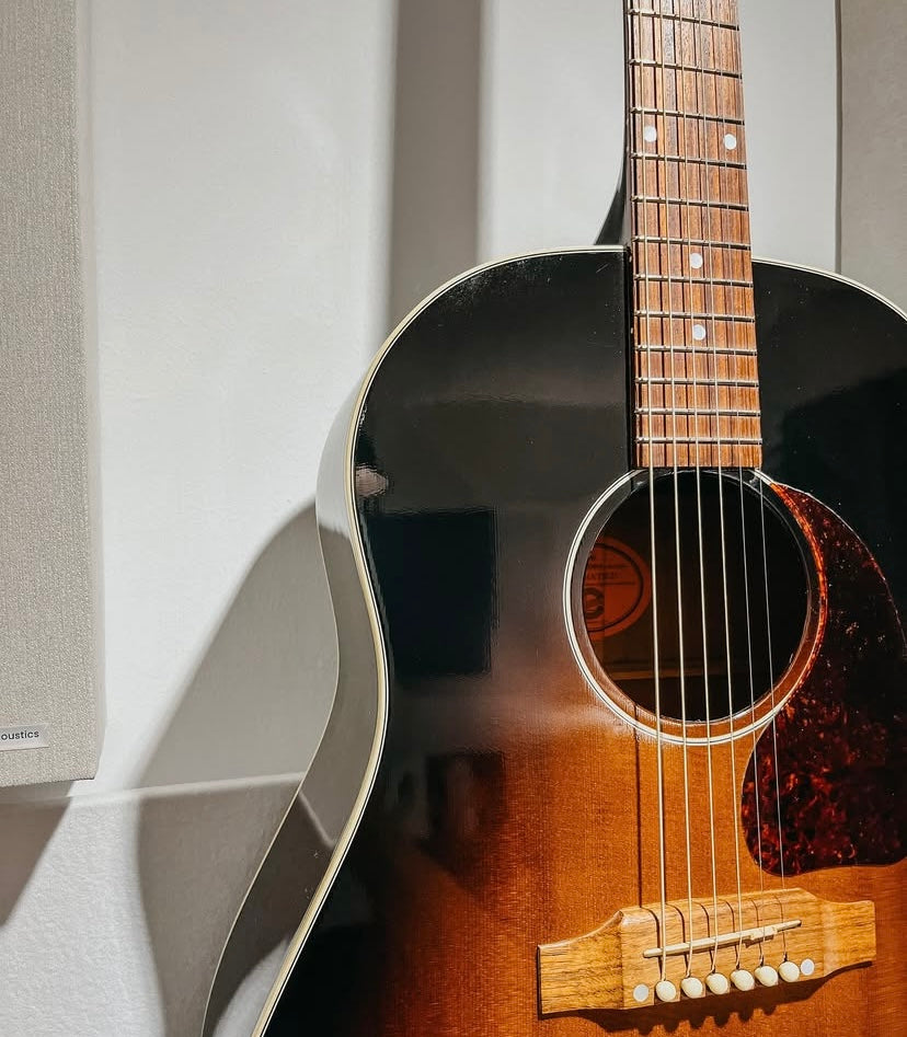 2001 Gibson J-45 Standard – Vintage Sunburst acoustic guitar