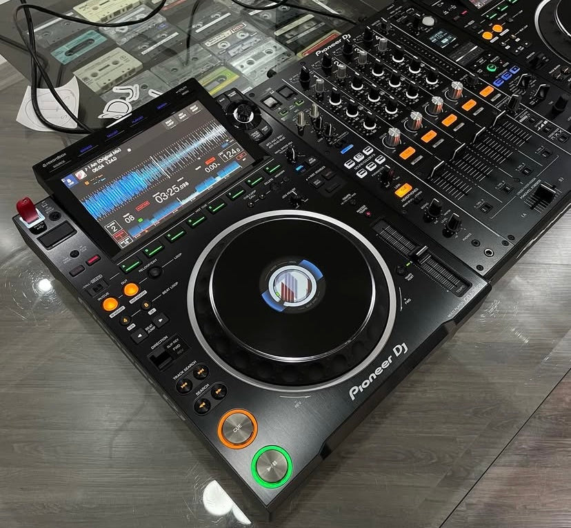Pioneer CDJ-3000 Pair + DJM-900NXS2 Mixer
